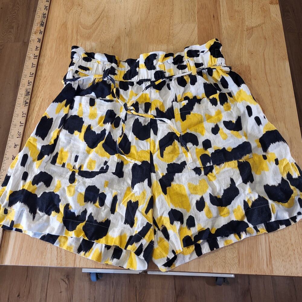Who What Where Linen Rayon Yellow & Black Abstract Elastic Waist Shorts Small